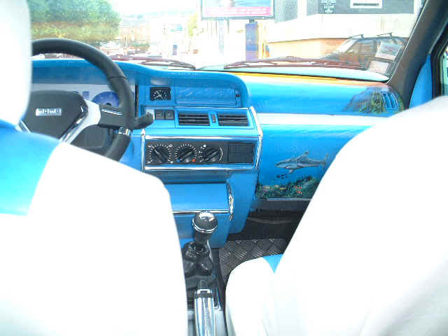 clio interieur (2).JPG (77195 octets)